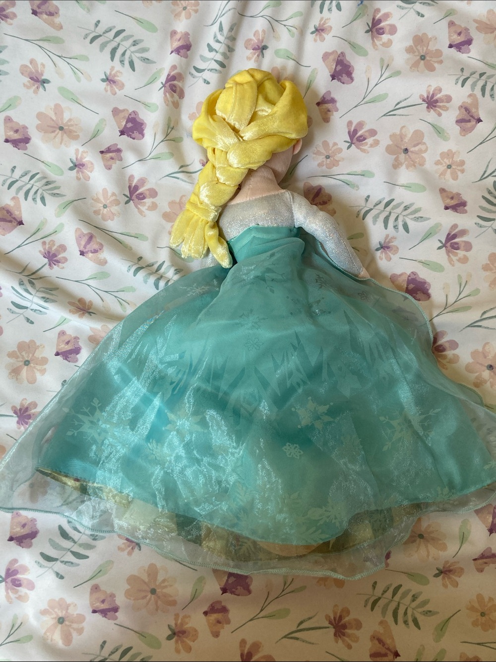 Disney Frozen Elsa and Anna Reversible Plush Doll. - Picture 5 of 5